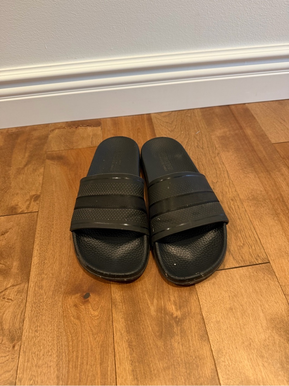 Kenneth Cole Reaction Men's Black Slide Sandals